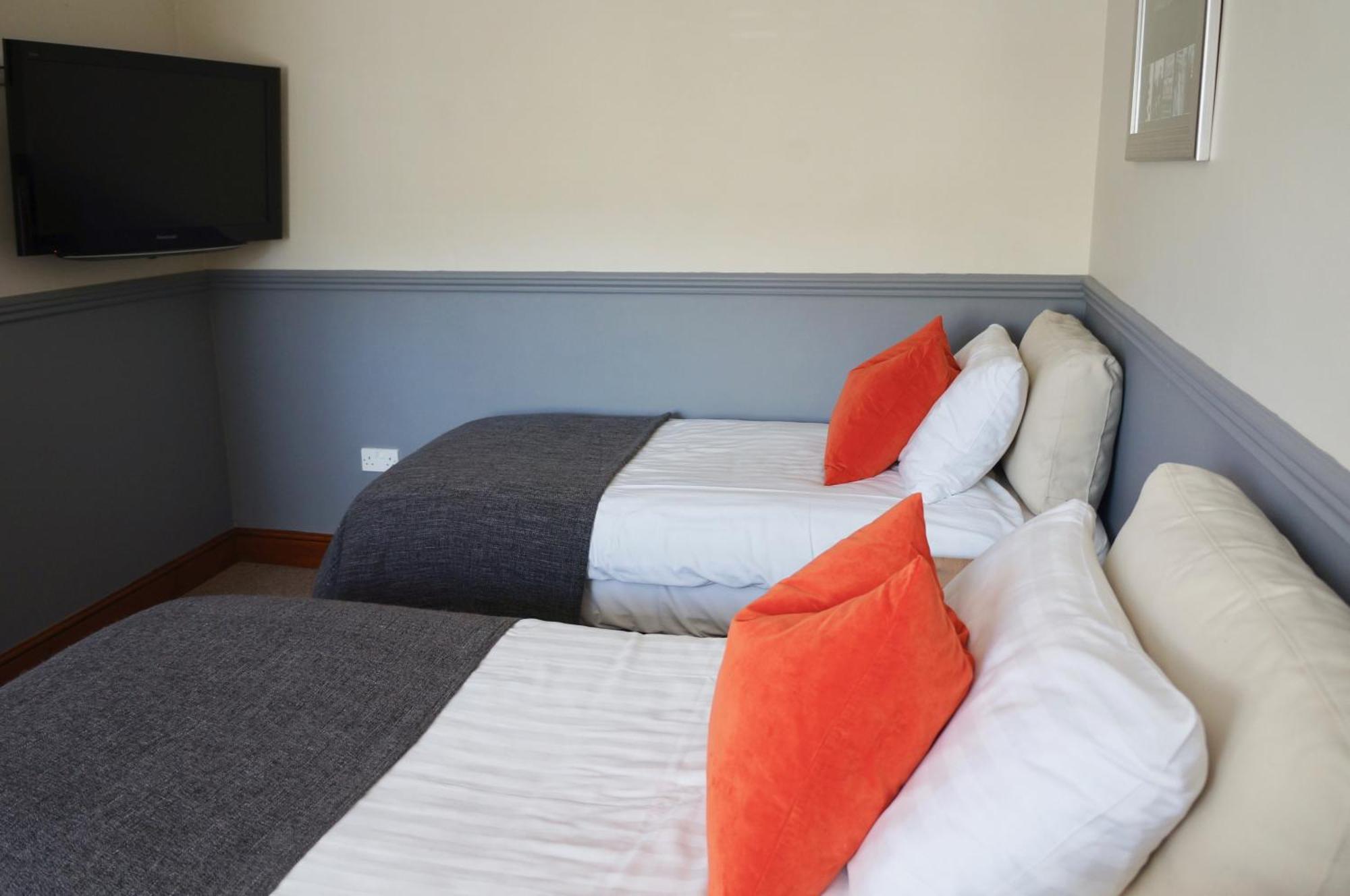 Castle Inn Newport  Phòng bức ảnh